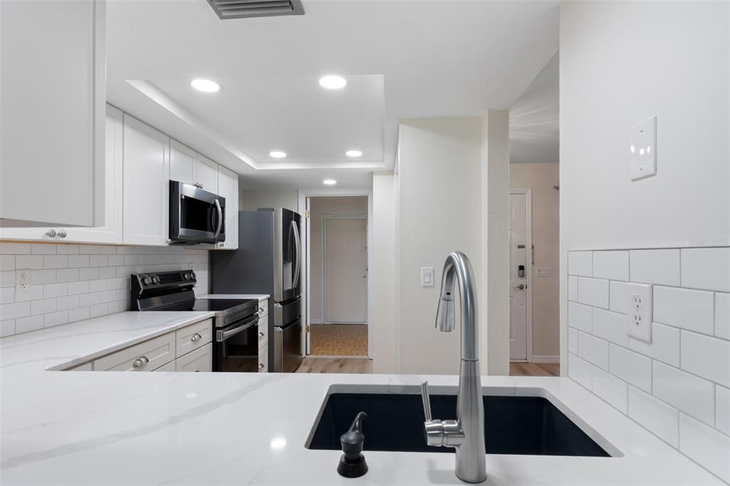 For Sale: $175,000 (2 beds, 2 baths, 1320 Square Feet)