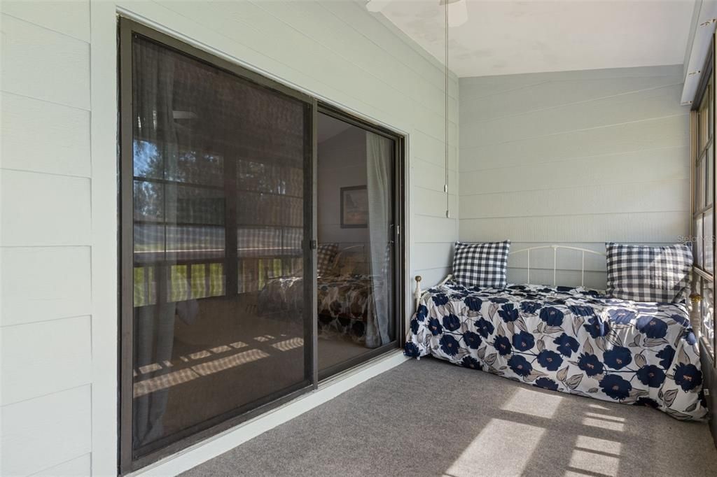 For Sale: $175,000 (2 beds, 2 baths, 1320 Square Feet)