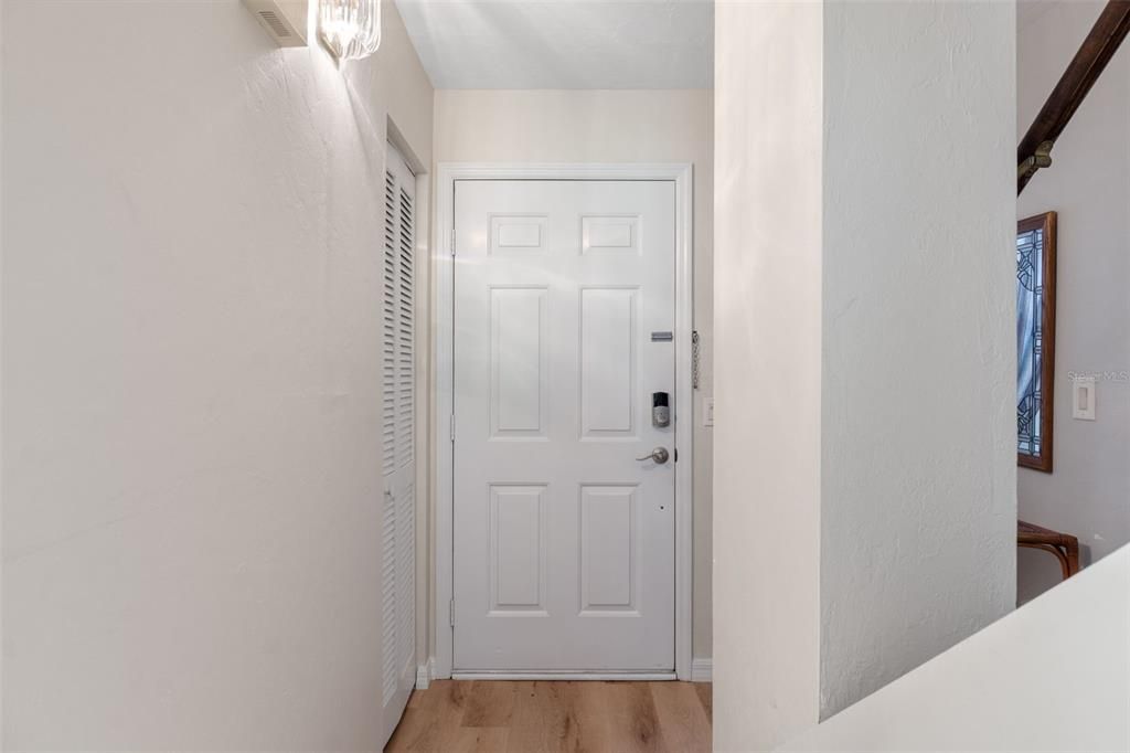 For Sale: $175,000 (2 beds, 2 baths, 1320 Square Feet)
