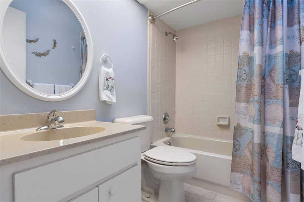 For Sale: $175,000 (2 beds, 2 baths, 1320 Square Feet)