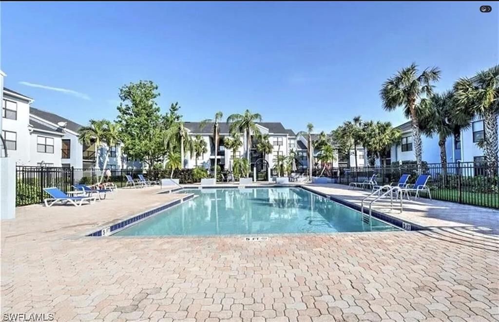 For Rent: $1,950 (1 beds, 1 baths, 680 Square Feet)