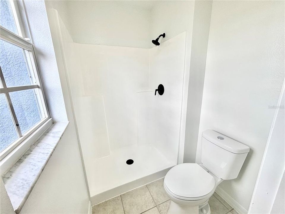 En Venta: $299,000 (4 camas, 2 baños, 2242 Pies cuadrados)