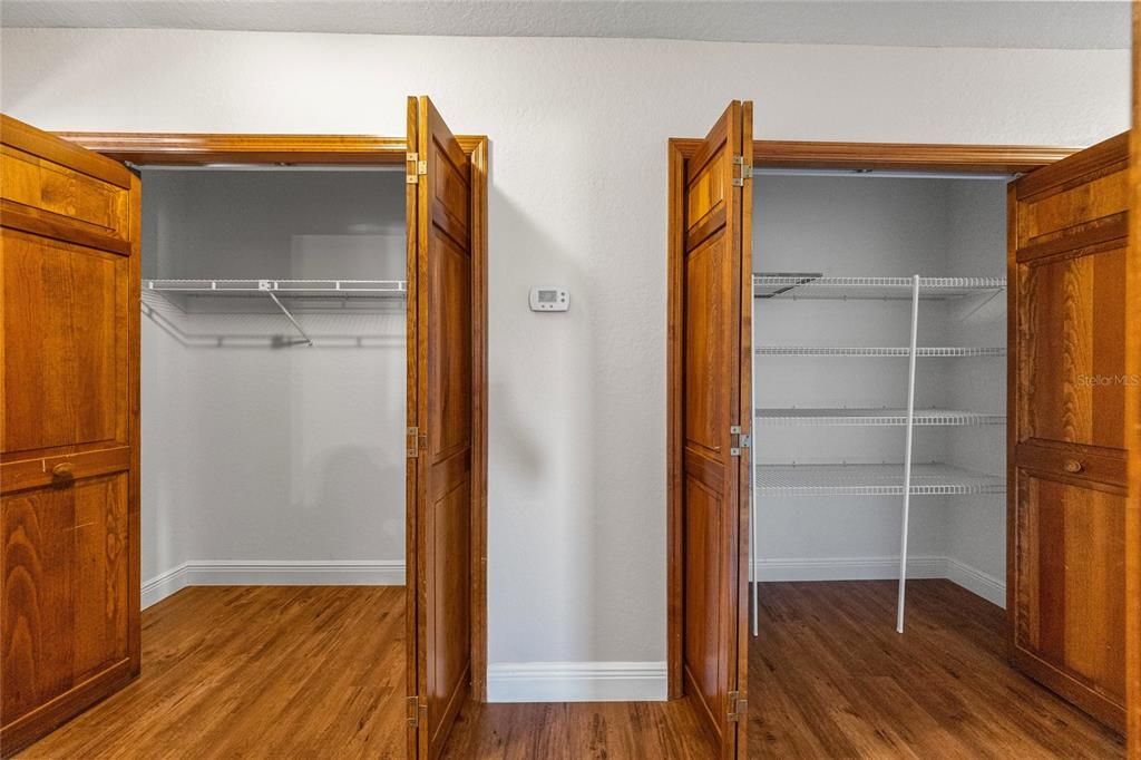 En Venta: $998,000 (4 camas, 2 baños, 3237 Pies cuadrados)