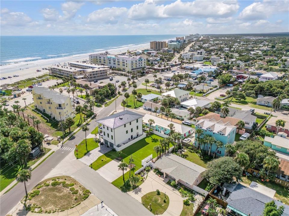 For Sale: $725,000 (0.08 acres)