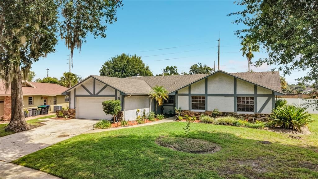 En Venta: $564,900 (3 camas, 2 baños, 1824 Pies cuadrados)