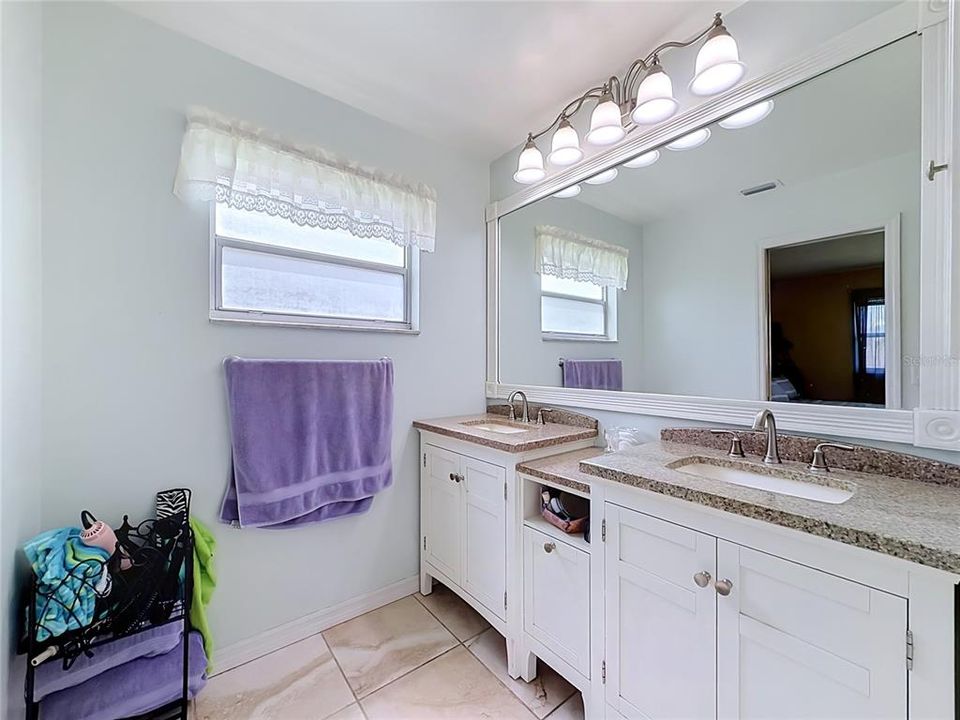 En Venta: $564,900 (3 camas, 2 baños, 1824 Pies cuadrados)