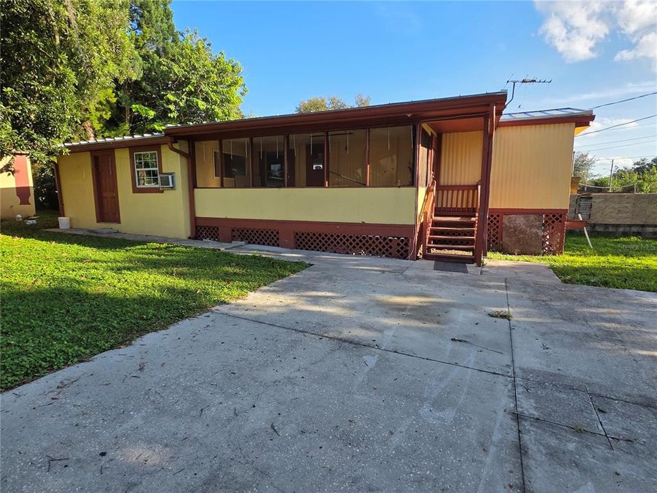 В аренду: $1,700 (4 спален, 3 ванн, 924 Квадратных фут)