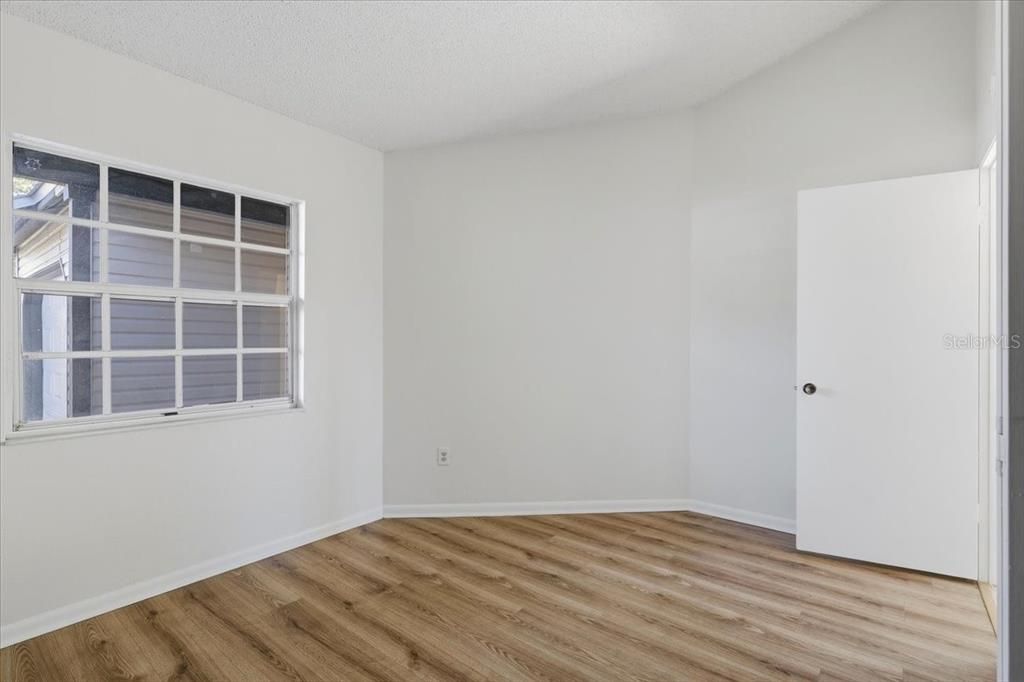 For Sale: $325,900 (4 beds, 0 baths, 1704 Square Feet)