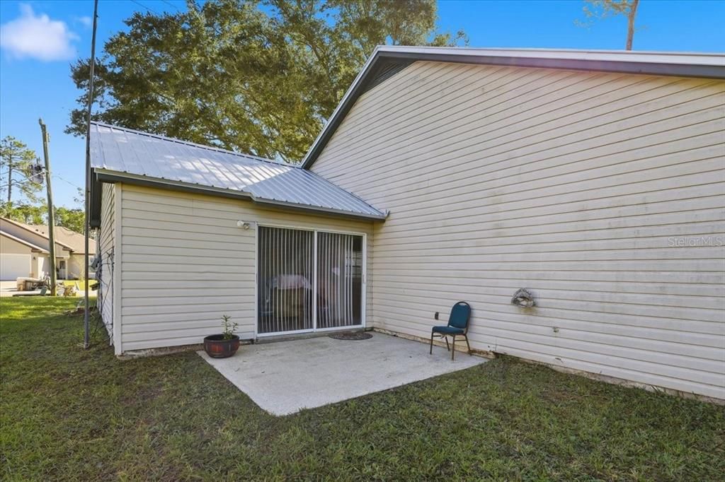 For Sale: $325,900 (4 beds, 0 baths, 1704 Square Feet)