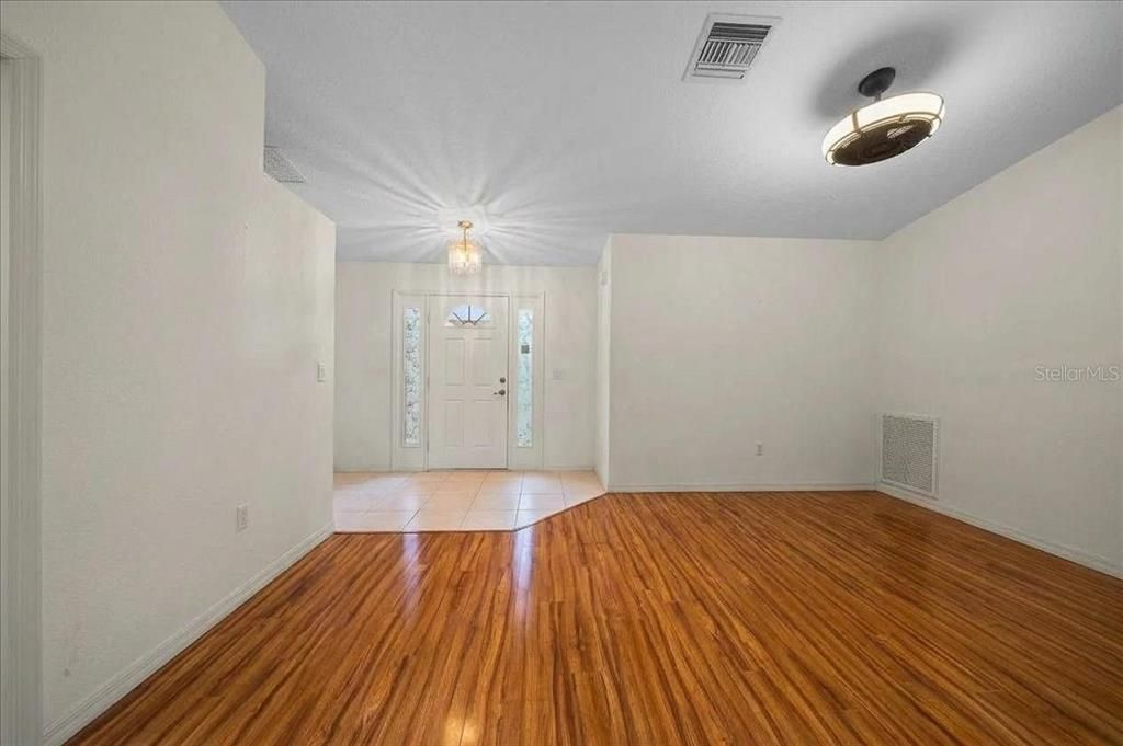 На продажу: $285,000 (3 спален, 2 ванн, 1869 Квадратных фут)