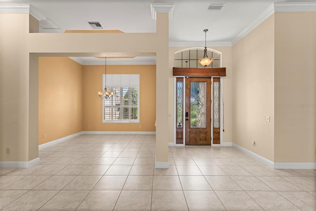 En Venta: $949,900 (3 camas, 2 baños, 2680 Pies cuadrados)