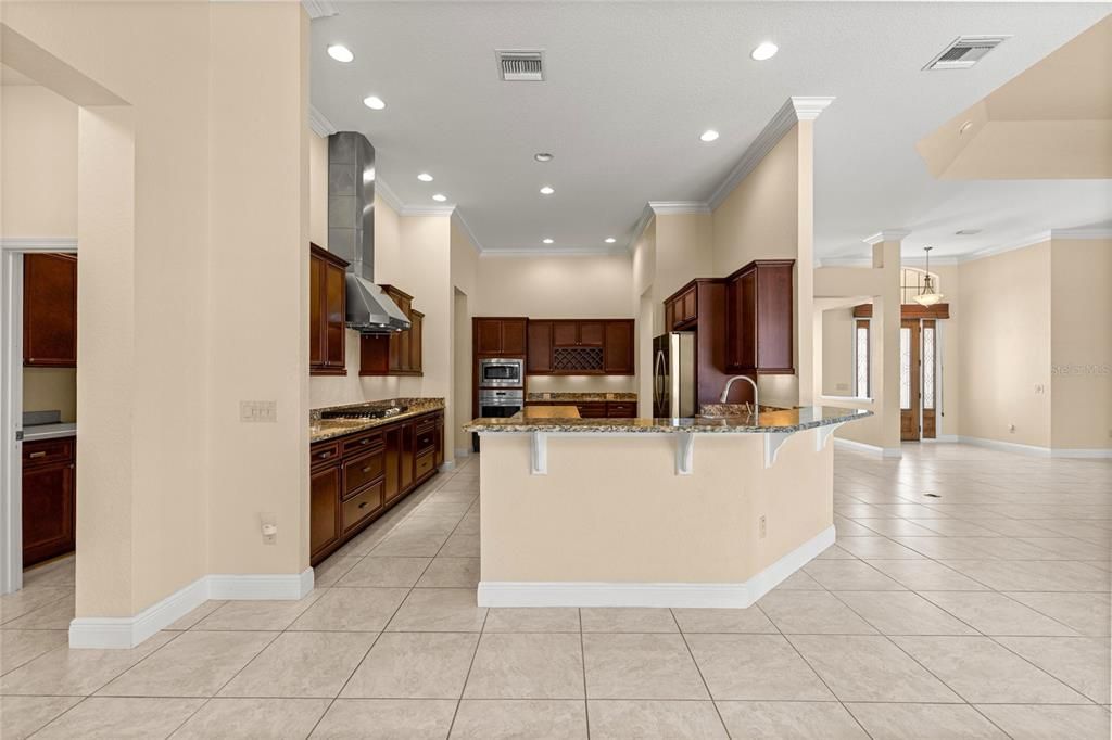 En Venta: $949,900 (3 camas, 2 baños, 2680 Pies cuadrados)