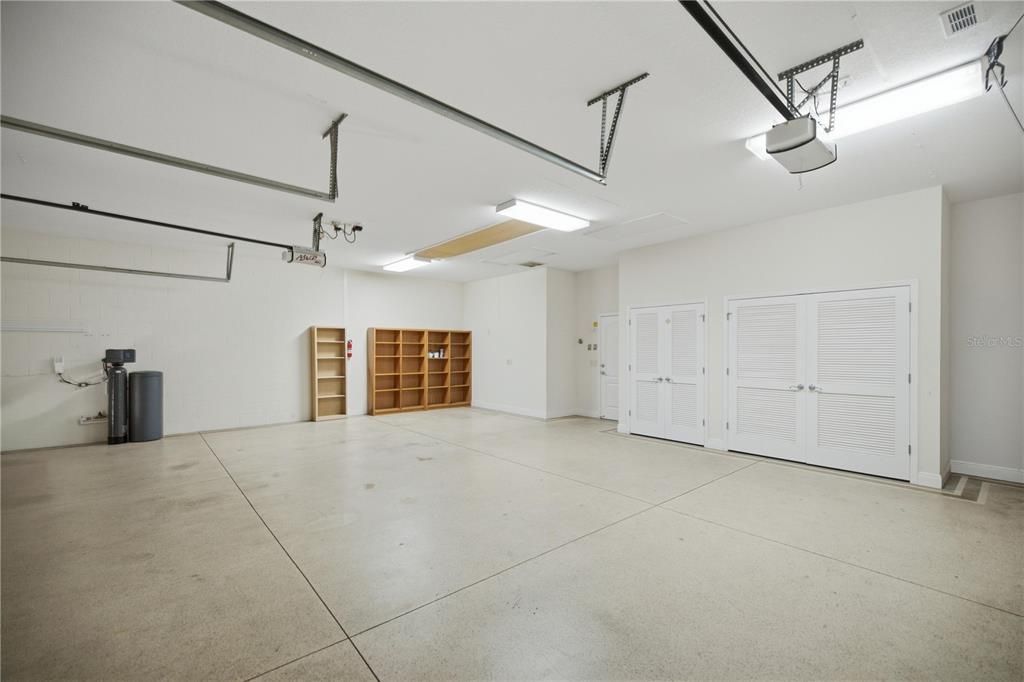 En Venta: $949,900 (3 camas, 2 baños, 2680 Pies cuadrados)