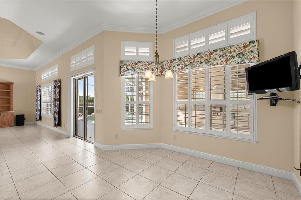 En Venta: $949,900 (3 camas, 2 baños, 2680 Pies cuadrados)