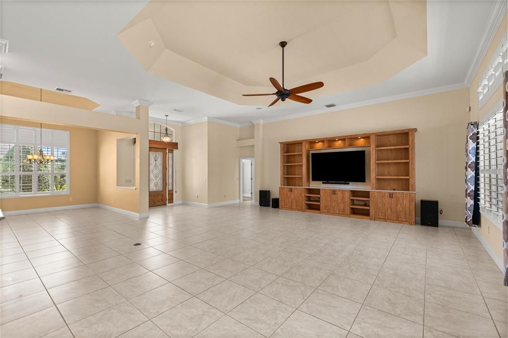 En Venta: $949,900 (3 camas, 2 baños, 2680 Pies cuadrados)