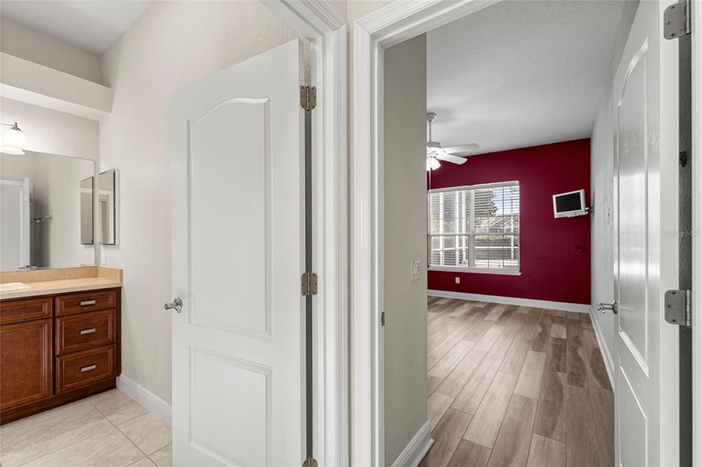En Venta: $949,900 (3 camas, 2 baños, 2680 Pies cuadrados)