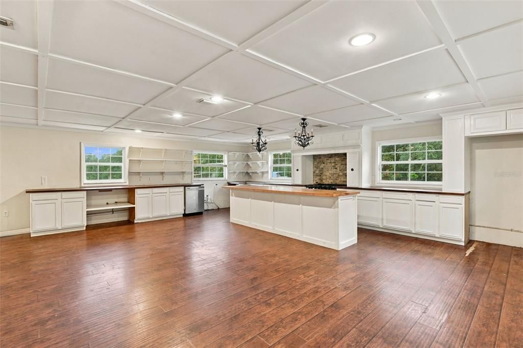 En Venta: $432,400 (3 camas, 2 baños, 2246 Pies cuadrados)
