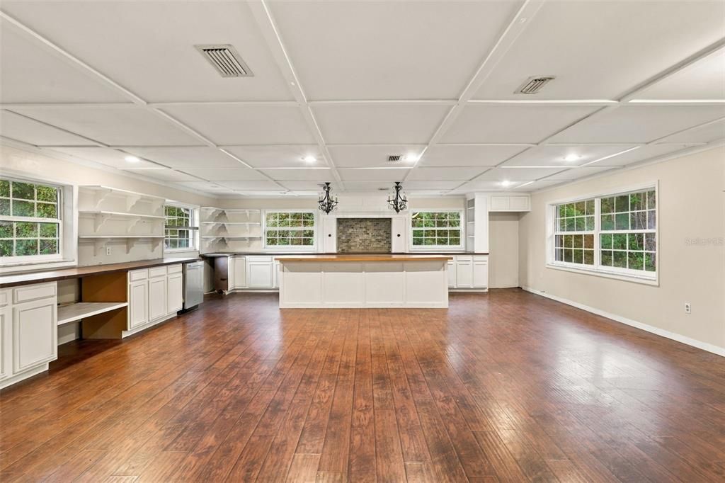 En Venta: $432,400 (3 camas, 2 baños, 2246 Pies cuadrados)