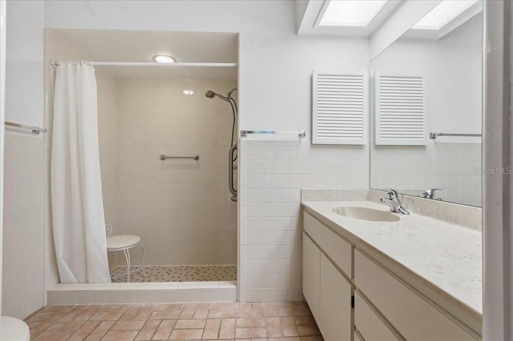 En Venta: $175,000 (2 camas, 2 baños, 1395 Pies cuadrados)