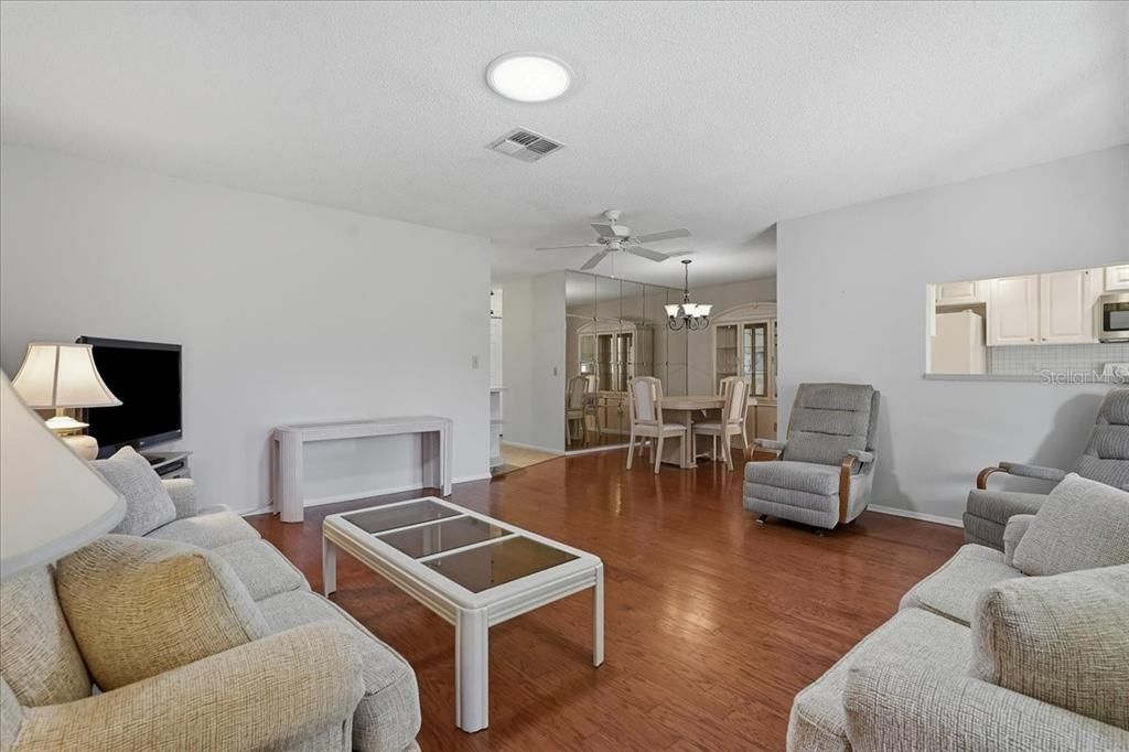 En Venta: $175,000 (2 camas, 2 baños, 1395 Pies cuadrados)