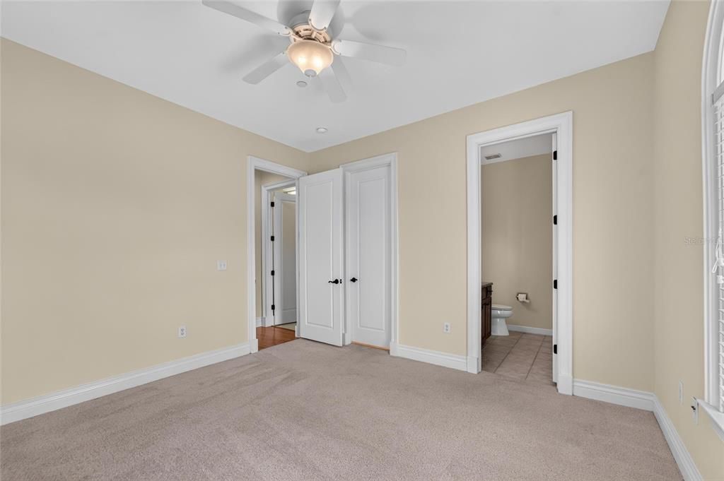 For Rent: $5,000 (3 beds, 3 baths, 1760 Square Feet)
