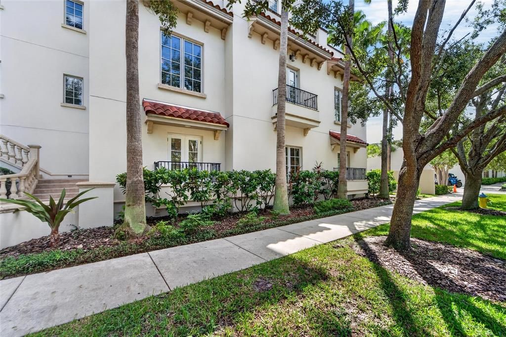 For Rent: $5,000 (3 beds, 3 baths, 1760 Square Feet)