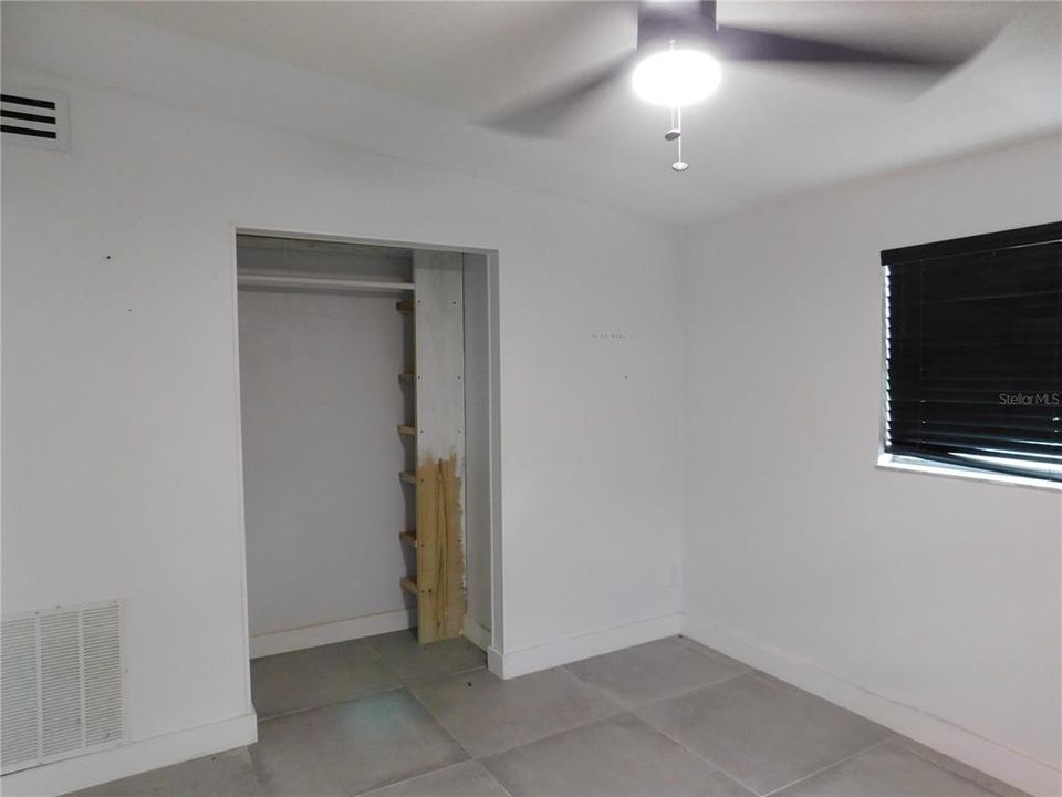 На продажу: $199,900 (2 спален, 1 ванн, 723 Квадратных фут)