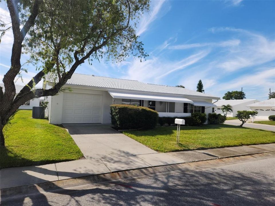 For Sale: $389,999 (2 beds, 2 baths, 1570 Square Feet)