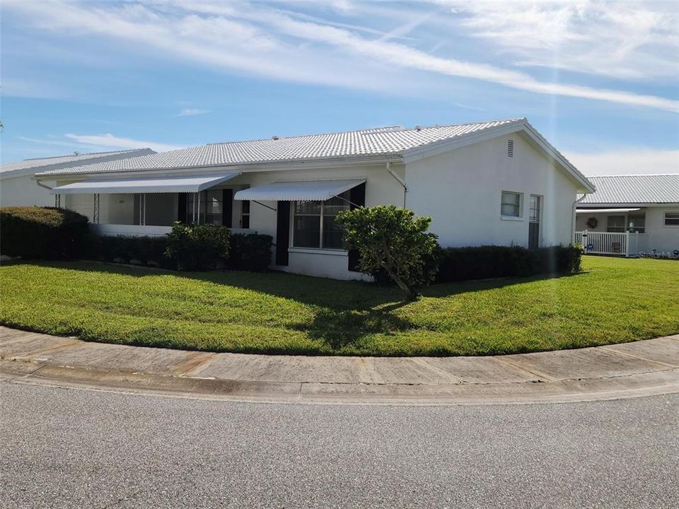 For Sale: $389,999 (2 beds, 2 baths, 1570 Square Feet)