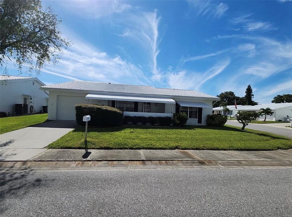 For Sale: $389,999 (2 beds, 2 baths, 1570 Square Feet)