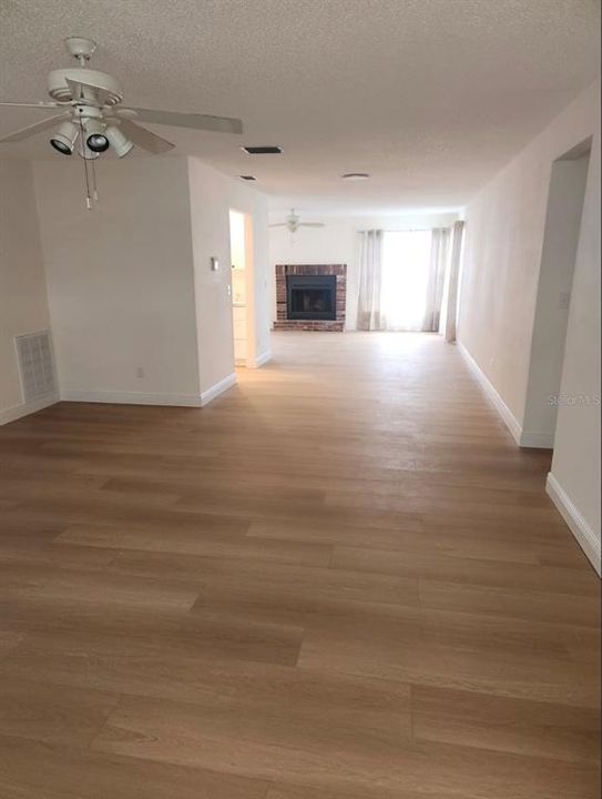 For Sale: $389,999 (2 beds, 2 baths, 1570 Square Feet)