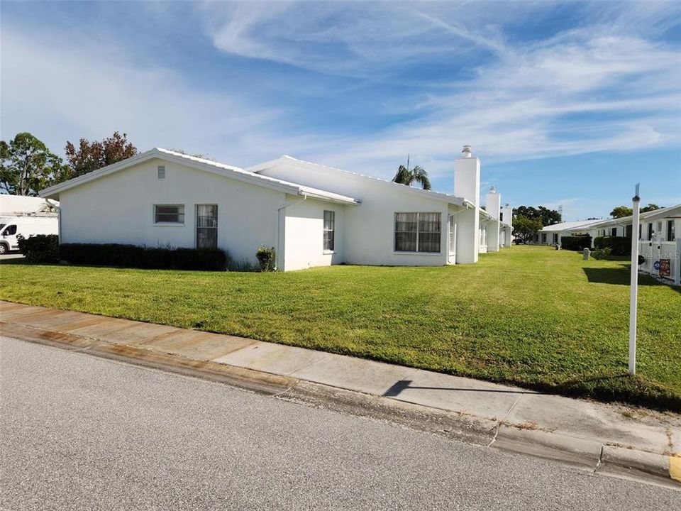 For Sale: $389,999 (2 beds, 2 baths, 1570 Square Feet)