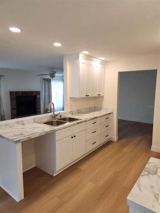 For Sale: $389,999 (2 beds, 2 baths, 1570 Square Feet)