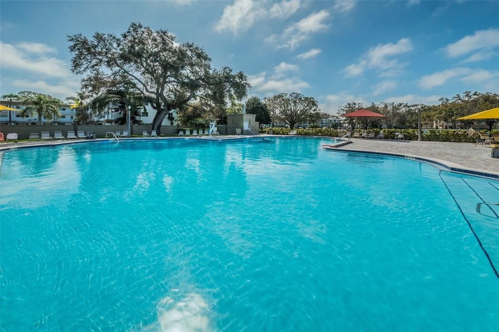 На продажу: $169,900 (2 спален, 2 ванн, 1070 Квадратных фут)