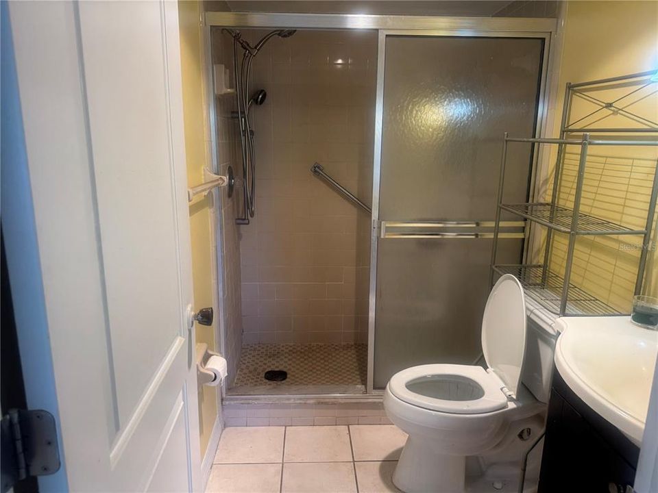 На продажу: $115,000 (2 спален, 2 ванн, 919 Квадратных фут)