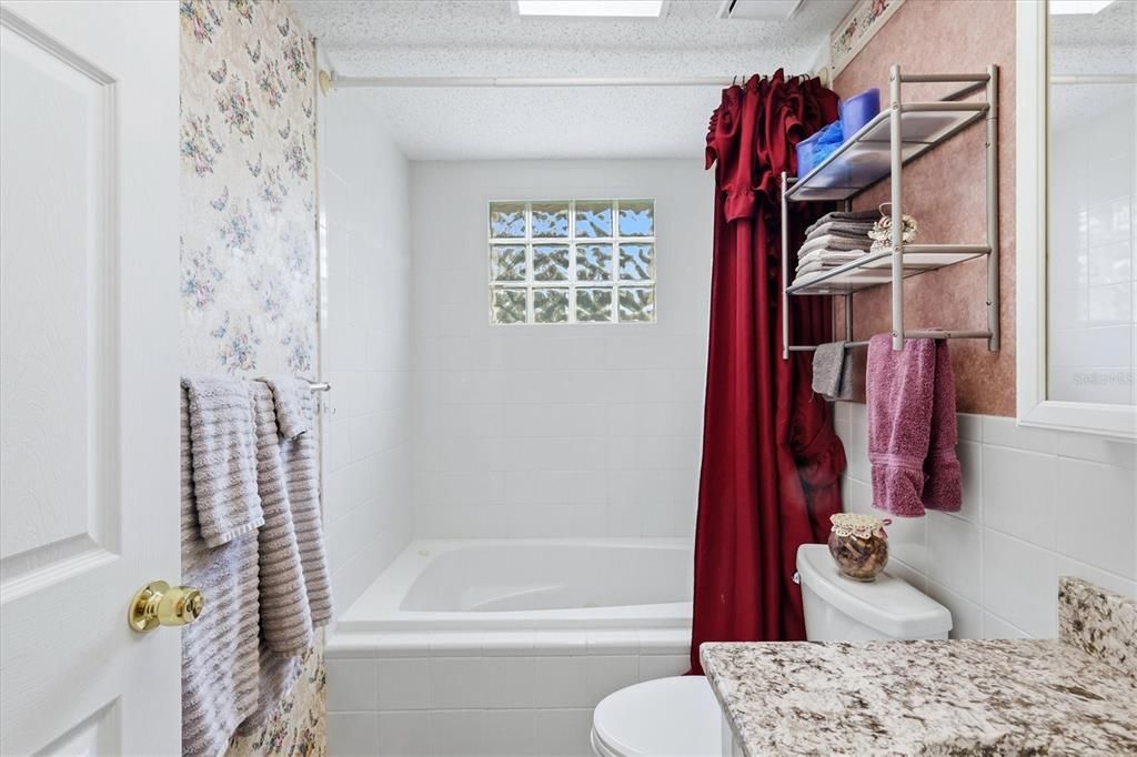 For Sale: $440,000 (3 beds, 2 baths, 1948 Square Feet)