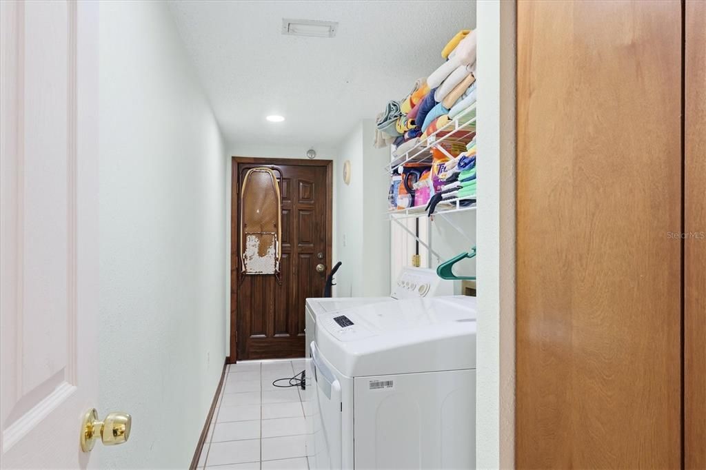 For Sale: $440,000 (3 beds, 2 baths, 1948 Square Feet)