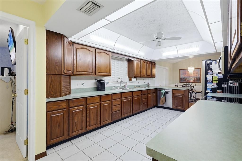 For Sale: $440,000 (3 beds, 2 baths, 1948 Square Feet)