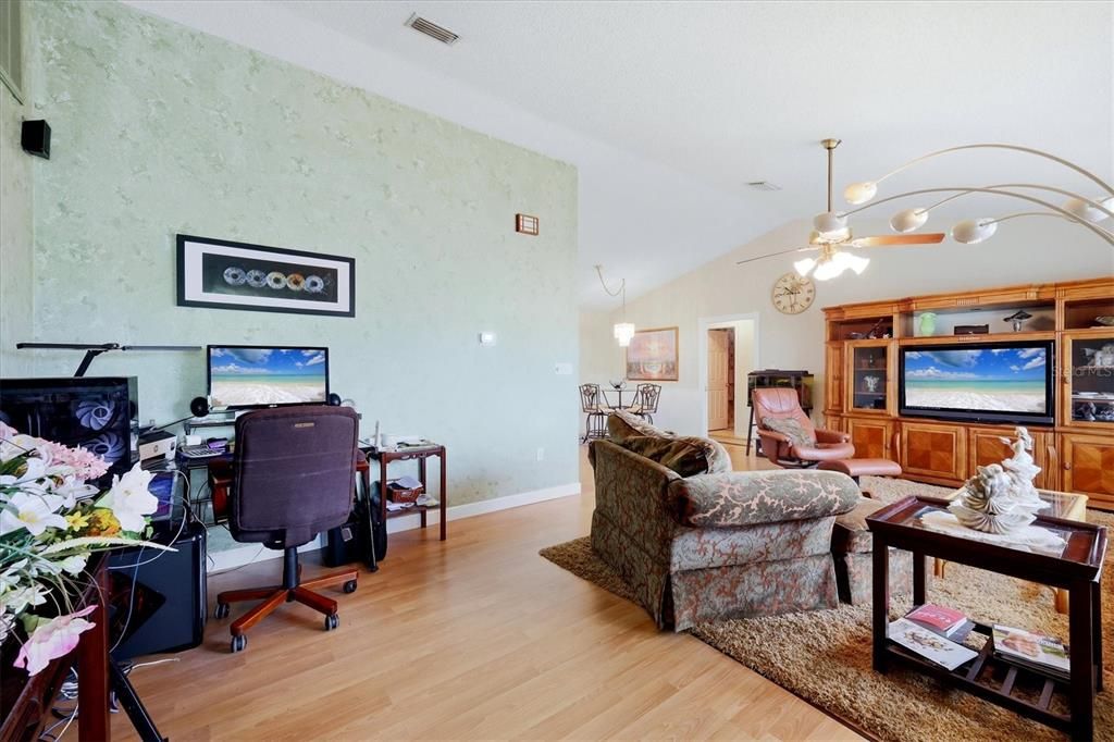 For Sale: $440,000 (3 beds, 2 baths, 1948 Square Feet)