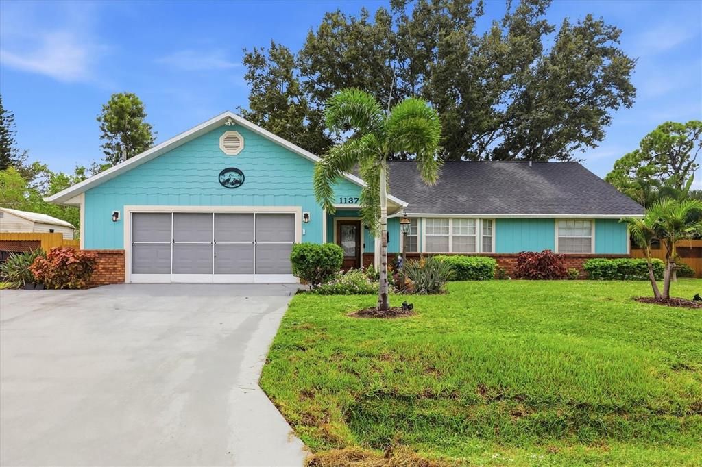 For Sale: $440,000 (3 beds, 2 baths, 1948 Square Feet)