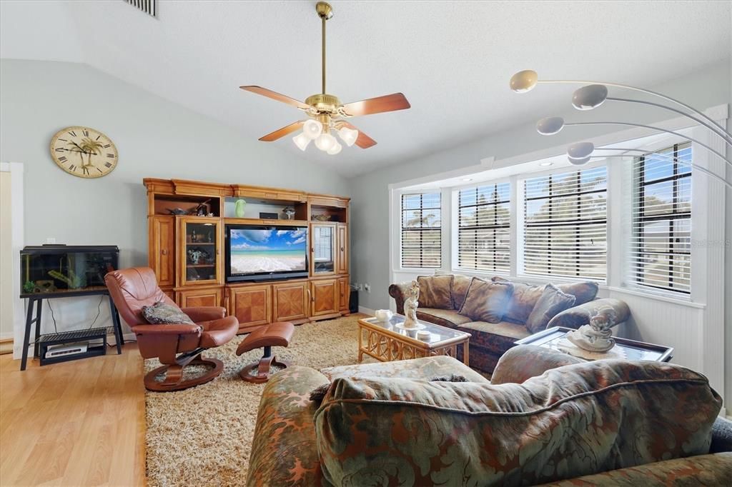 For Sale: $440,000 (3 beds, 2 baths, 1948 Square Feet)