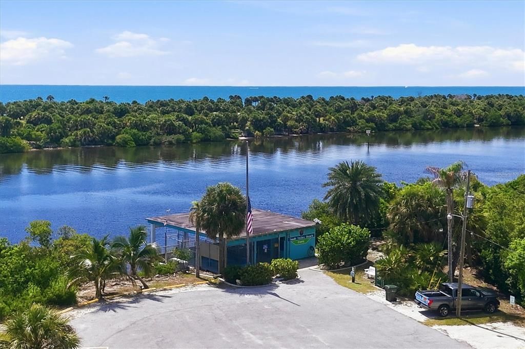 For Sale: $440,000 (3 beds, 2 baths, 1948 Square Feet)