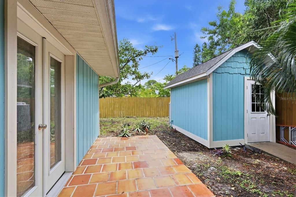 For Sale: $440,000 (3 beds, 2 baths, 1948 Square Feet)
