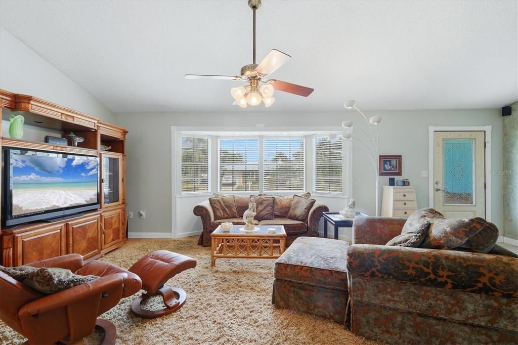 For Sale: $440,000 (3 beds, 2 baths, 1948 Square Feet)