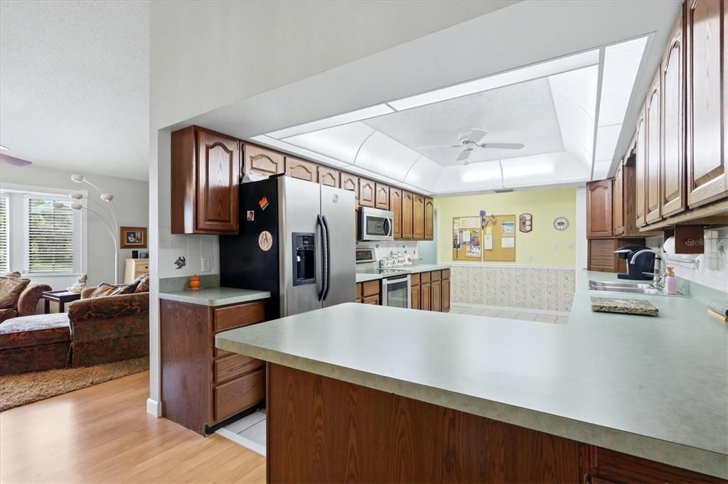 For Sale: $440,000 (3 beds, 2 baths, 1948 Square Feet)