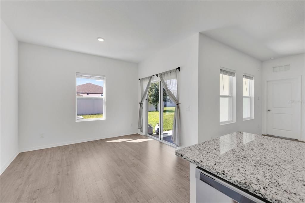 For Sale: $355,000 (3 beds, 2 baths, 1755 Square Feet)