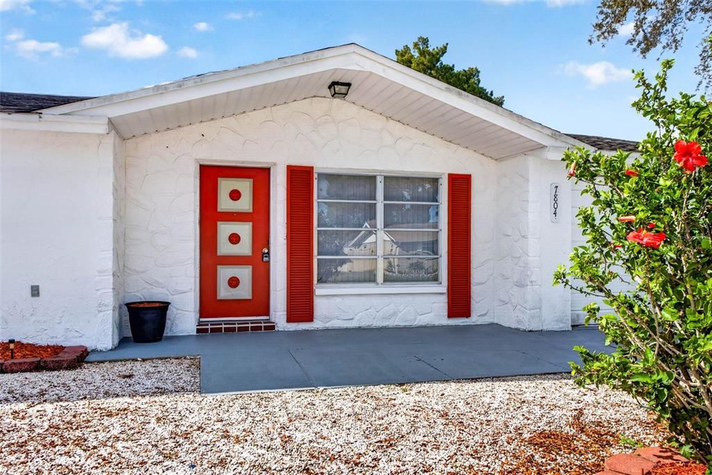 For Rent: $1,450 (2 beds, 1 baths, 840 Square Feet)