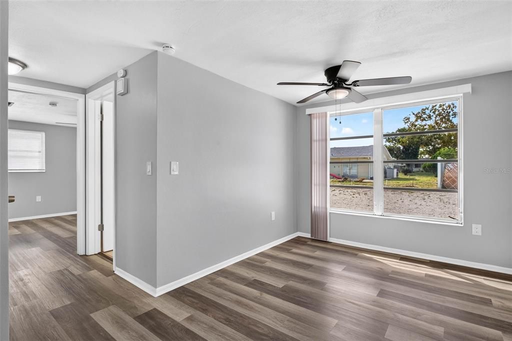 For Rent: $1,450 (2 beds, 1 baths, 840 Square Feet)