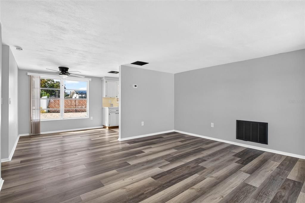 For Rent: $1,450 (2 beds, 1 baths, 840 Square Feet)