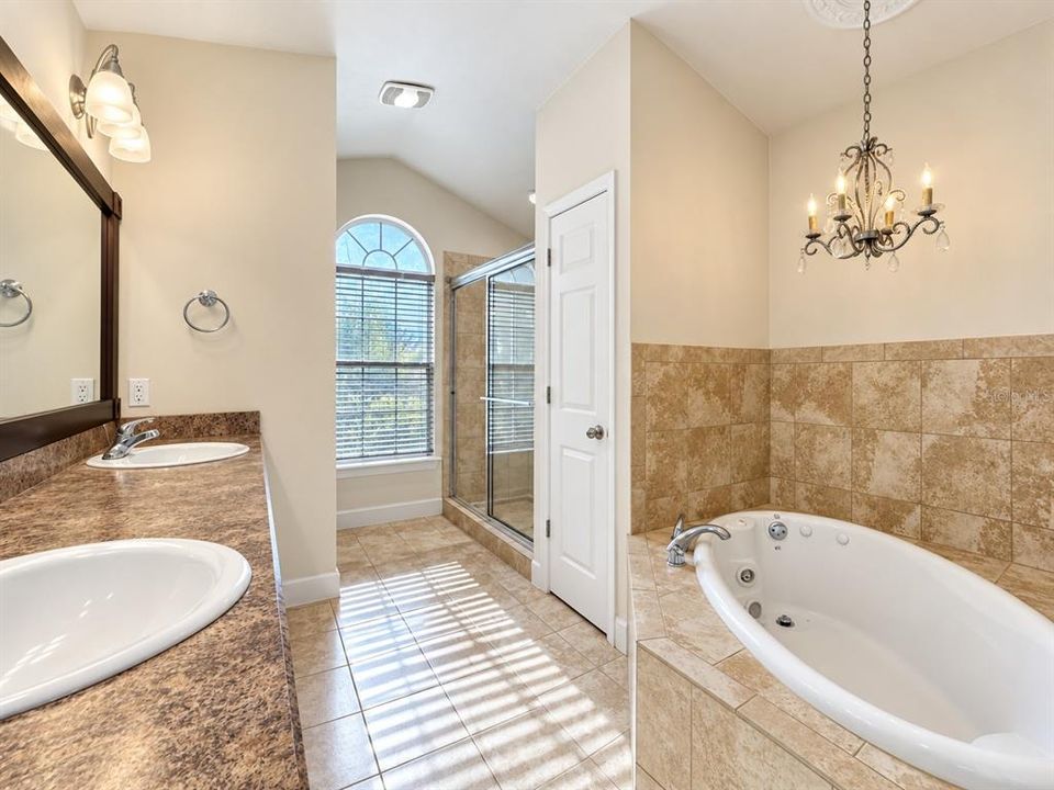 В аренду: $2,400 (3 спален, 2 ванн, 1698 Квадратных фут)